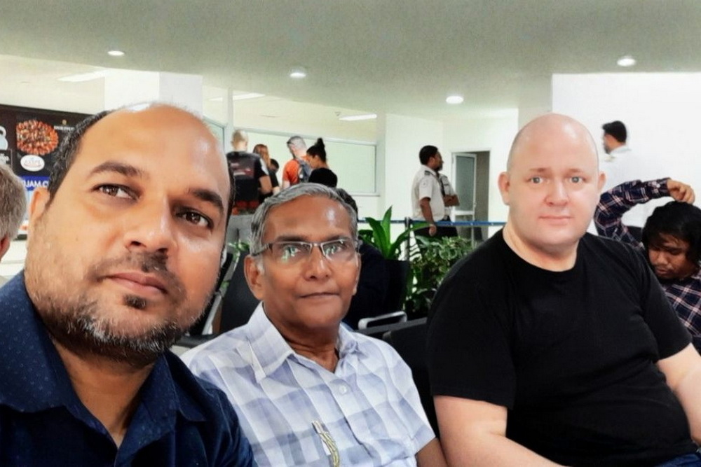 024 2019-17 Sascha 8q7hi